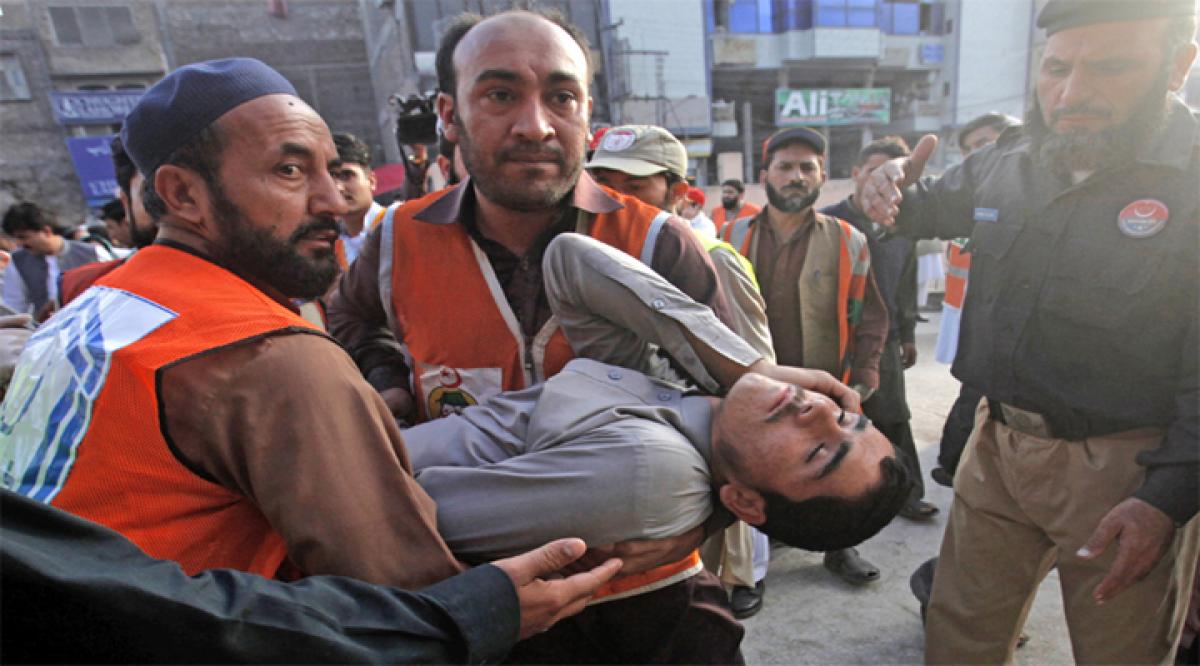 Afghanistan, Pakistan earthquake toll nears 300, rescuers rush to disaster zone